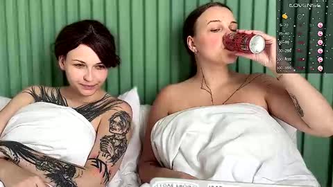 Snapshot of arya_stark7 chatting on 24, 9, 2025 Arya brunett and Cassie blond online show from 24, 9, 2025