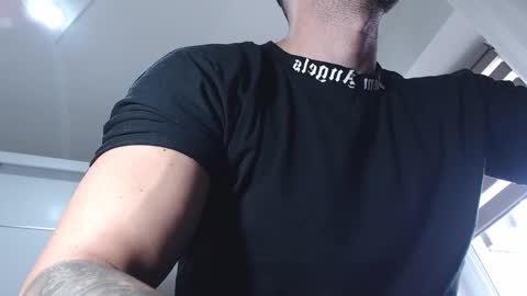 Snapshot of aryanaian1 chatting on 5, 11, 2025 AryanAian1 online show from 5, 11, 2025