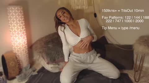 Aryiiana Aryiia online show from 8, 3, 2026