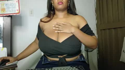 Snapshot of ashanty_1012 chatting on 11, 4, 2026 ashanty_1012 online show from 11, 4, 2026