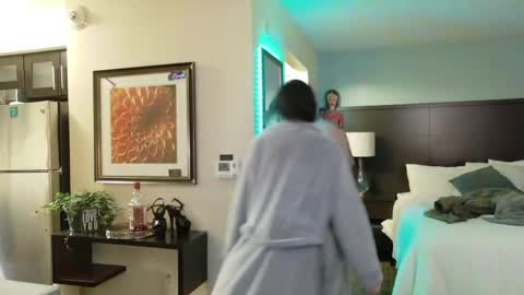 Snapshot of ashelynngrey1986 chatting on 4, 4, 2026 Ashelynn Grey online show from 4, 4, 2026