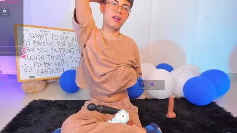 Snapshot of asher_you chatting on 4, 5, 2026 Asher online show from 4, 5, 2026