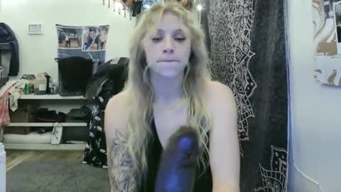 Ashlee Wolf online show from 16, 11, 2025