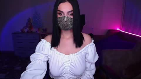   Yasmina   online show from 21, 1, 2025