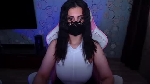   Yasmina   online show from 22, 5, 2026