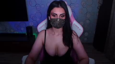   Yasmina   online show from 24, 6, 2026