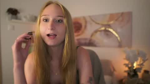 Snapshot of ashley_cox18 chatting on 2, 6, 2026 Ashley Cox18 online show from 2, 6, 2026