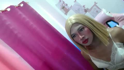 Snapshot of ashley_cummer chatting on 27, 5, 2026 ashley_cummer online show from 27, 5, 2026