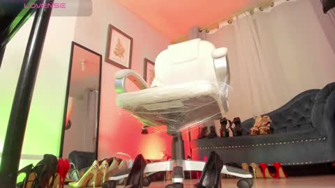 ashley_leon_ online show from 10, 1, 2025