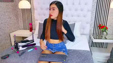 AshleyRoberh online show from 16, 4, 2026