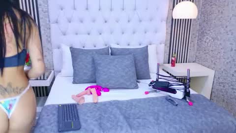 Snapshot of ashleyroberh chatting on 2, 5, 2026 AshleyRoberh online show from 2, 5, 2026