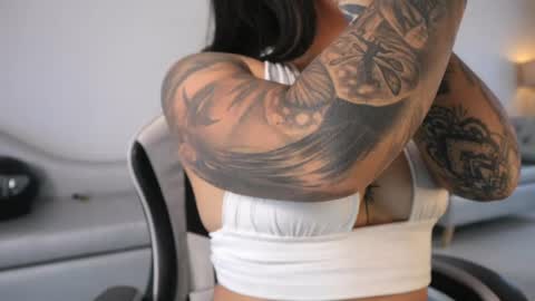 Ashley Lauren online show from 2, 4, 2026