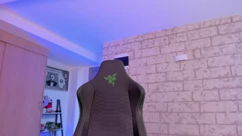 Snapshot of ashton_coleman_ chatting on 20, 4, 2026 my name real is camilo online show from 20, 4, 2026