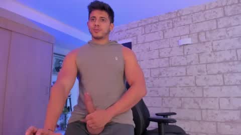 Snapshot of ashton_coleman_ chatting on 28, 4, 2026 my name real is camilo online show from 28, 4, 2026