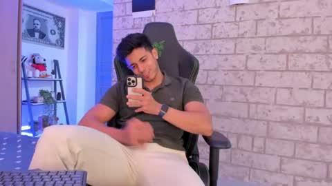 Snapshot of ashton_coleman_ chatting on 7, 7, 2026 my name real is camilo online show from 7, 7, 2026
