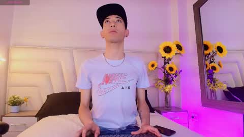 Ashton Myers online show from 28, 9, 2025