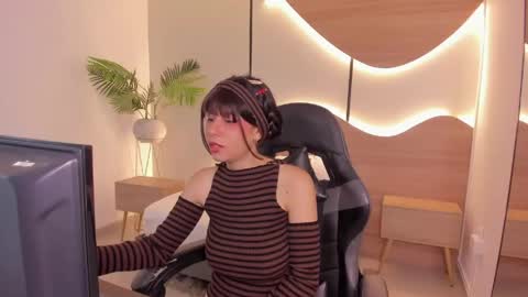 Snapshot of asia_miracle chatting on 14, 5, 2026 A S I A online show from 14, 5, 2026