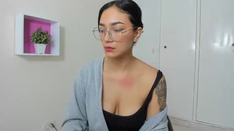 Camila online show from 5, 3, 2025