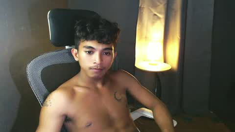 Snapshot of asian_hunk_moreno chatting on 29, 6, 2026 Yuri online show from 29, 6, 2026