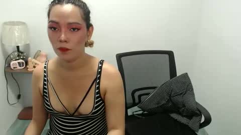 Snapshot of asianhollywood4uxxx chatting on 1, 6, 2026 Nicole online show from 1, 6, 2026