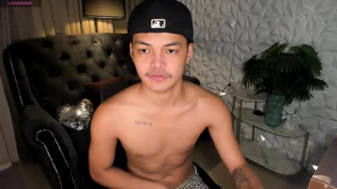 VICTORIA SCOTT online show from 1, 11, 2025