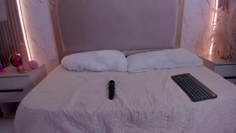 Snapshot of aslii_smith chatting on 6, 5, 2026 Asli online show from 6, 5, 2026