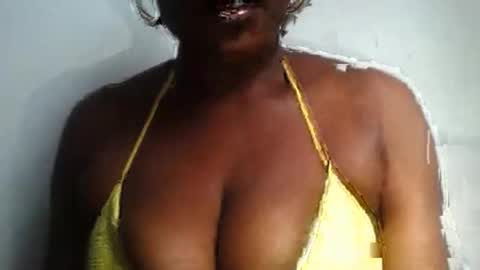 Snapshot of ass_elbonypussy chatting on 14, 5, 2026 ass_elbonypussy online show from 14, 5, 2026