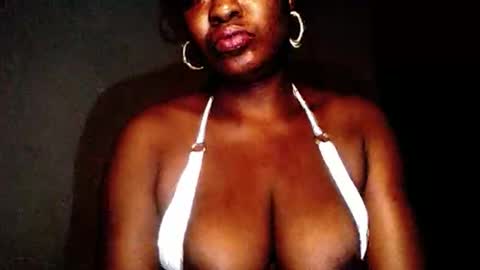 Snapshot of ass_elbonypussy chatting on 25, 5, 2026 ass_elbonypussy online show from 25, 5, 2026