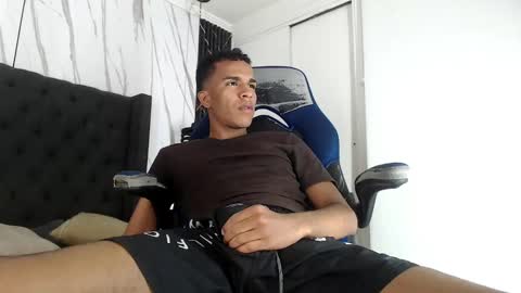 Snapshot of aston_vera chatting on 4, 10, 2025 Aston online show from 4, 10, 2025