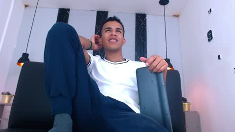 Snapshot of aston_vera chatting on 9, 4, 2026 Aston online show from 9, 4, 2026
