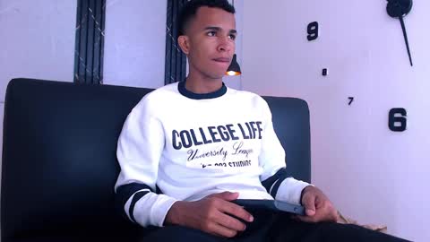 Snapshot of aston_vera chatting on 22, 4, 2026 Aston online show from 22, 4, 2026