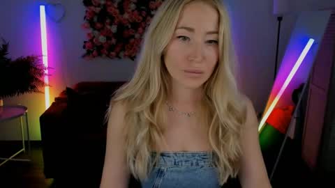 astramonroe online show from 18, 5, 2026