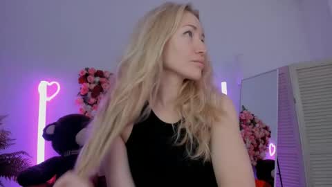 astramonroe online show from 4, 6, 2026