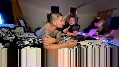 Snapshot of astro_n_tatiana chatting on 8, 11, 2025 astro_n_tatiana online show from 8, 11, 2025