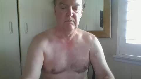 Snapshot of astute008 chatting on 15, 12, 2025 astute008 online show from 15, 12, 2025