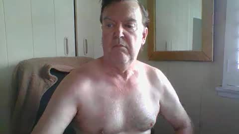 Snapshot of astute008 chatting on 6, 1, 2026 astute008 online show from 6, 1, 2026