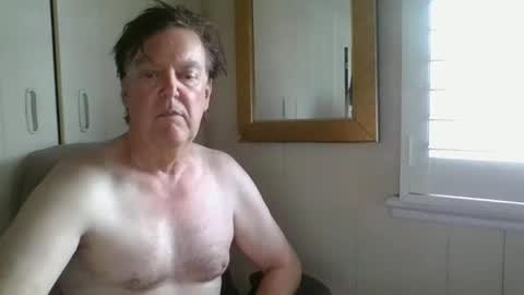 Snapshot of astute008 chatting on 4, 2, 2026 astute008 online show from 4, 2, 2026