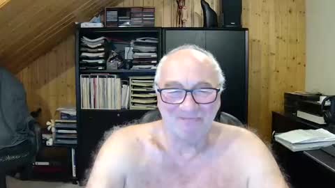 Snapshot of asusandy chatting on 3, 1, 2025 asusandy online show from 3, 1, 2025