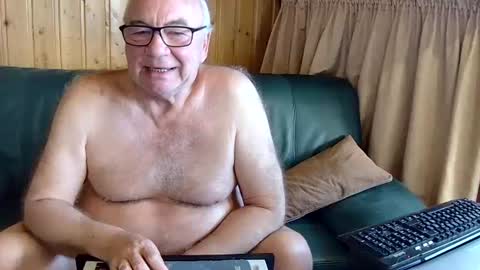 Snapshot of asusandy chatting on 8, 3, 2025 asusandy online show from 8, 3, 2025