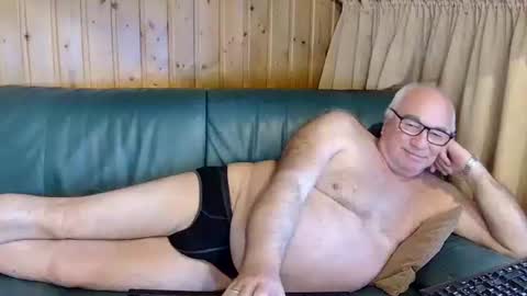 Snapshot of asusandy chatting on 11, 3, 2025 asusandy online show from 11, 3, 2025