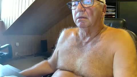 Snapshot of asusandy chatting on 8, 9, 2025 asusandy online show from 8, 9, 2025