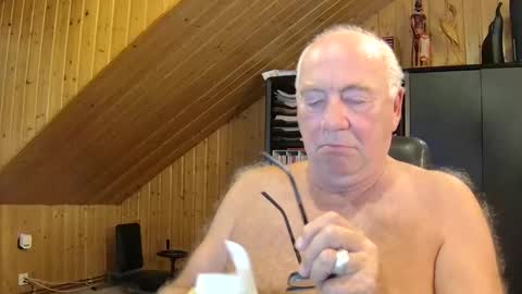 Snapshot of asusandy chatting on 11, 9, 2025 asusandy online show from 11, 9, 2025