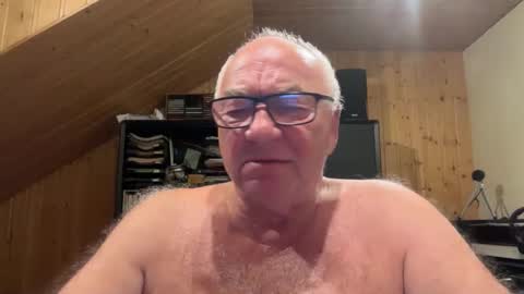 Snapshot of asusandy chatting on 24, 9, 2025 asusandy online show from 24, 9, 2025