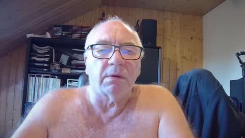 Snapshot of asusandy chatting on 29, 9, 2025 asusandy online show from 29, 9, 2025