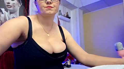 Snapshot of atanasiaxxx chatting on 1, 12, 2025 Atanasia online show from 1, 12, 2025
