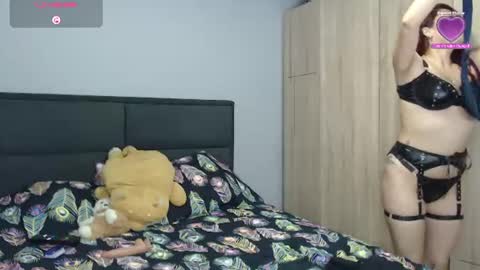 Snapshot of atena_messy chatting on 23, 7, 2026 atena messy online show from 23, 7, 2026