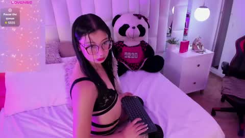 athenea fox  online show from 22, 4, 2026