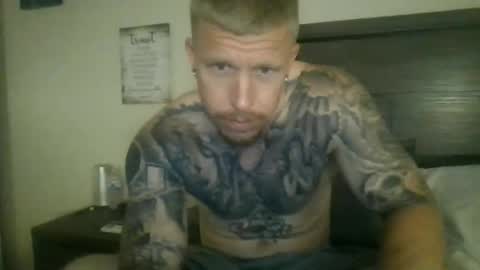 Snapshot of athletic_skater779 chatting on 29, 5, 2026 AthleticWhiteboy777 online show from 29, 5, 2026