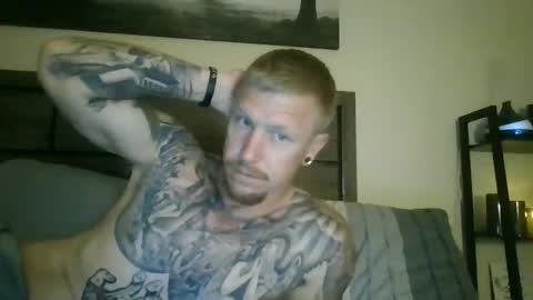 Snapshot of athletic_skater779 chatting on 11, 6, 2026 AthleticWhiteboy777 online show from 11, 6, 2026