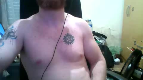 Snapshot of athleticboyy chatting on 28, 10, 2025 Paul Van online show from 28, 10, 2025